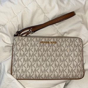 Michael Kors wristlet